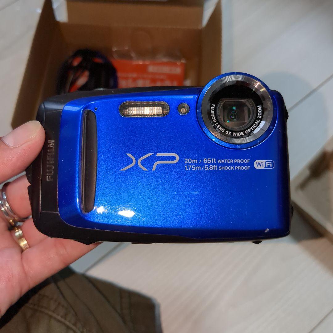 美品　Fujifilm FinePix XP120 防水デジタルカメラ　防塵　青