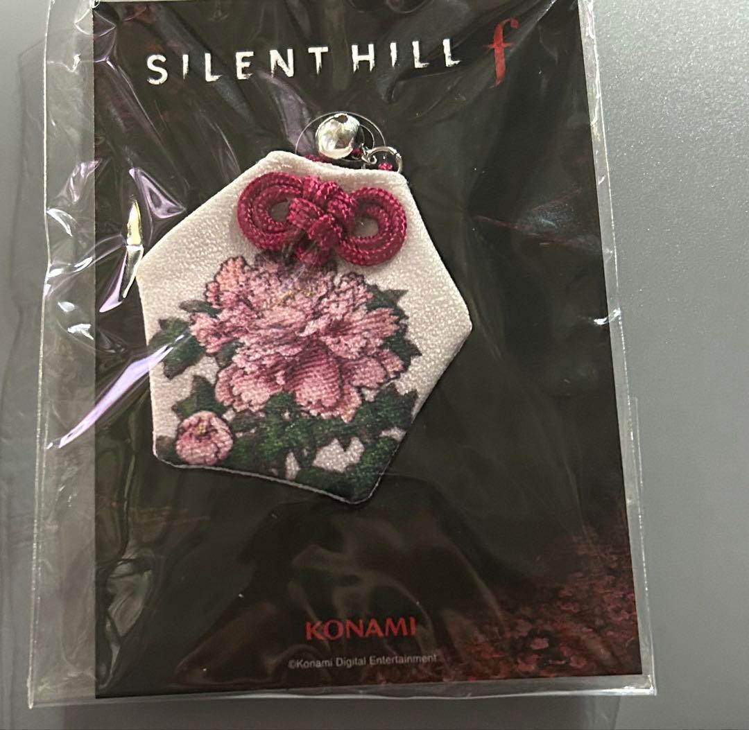 TGS2025　サイレントヒル f 　お守り　ノベルティセット tgs 2025 サイレントヒル f ピンバッジ お守り セット - メルカリ