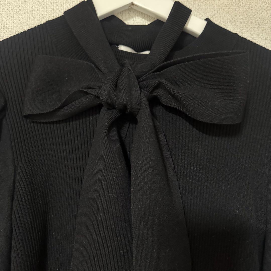 AndCouture アンドクチュール 袖ギャザーボウタイ付きニットプルオーバー
