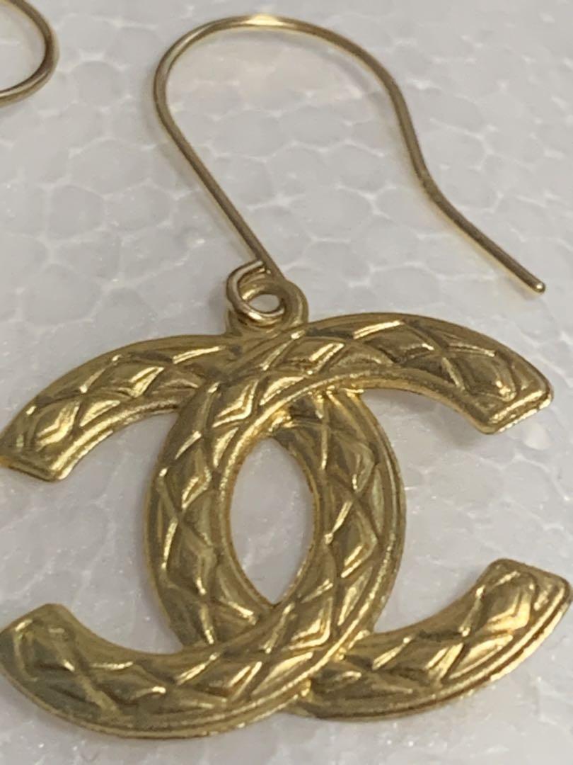 K18金　デザインdangling earing
