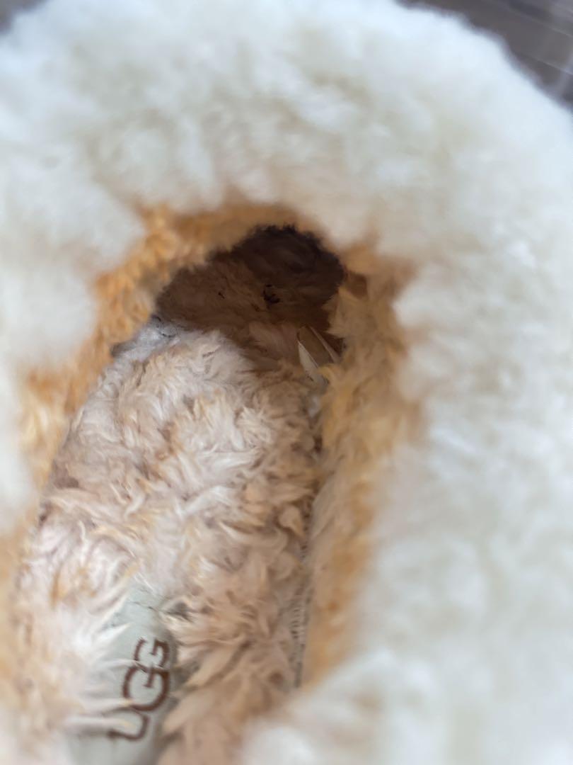 UGG