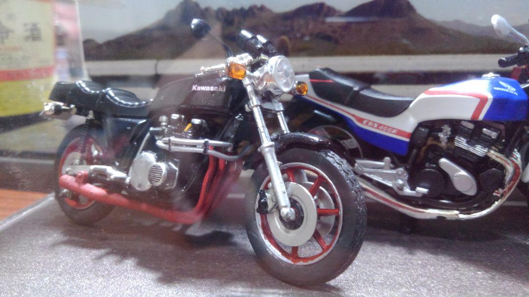 バイク✨プラモデル✨１/２４✨ミニカー✨CBX４００f✨等✨３台+高級ケース付き