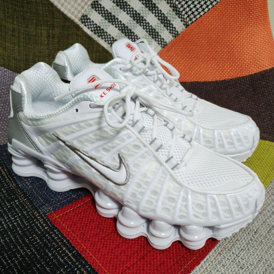 新品未使用タグ付　WMNS Nike Shox TL ホワイトシルバー 24.5