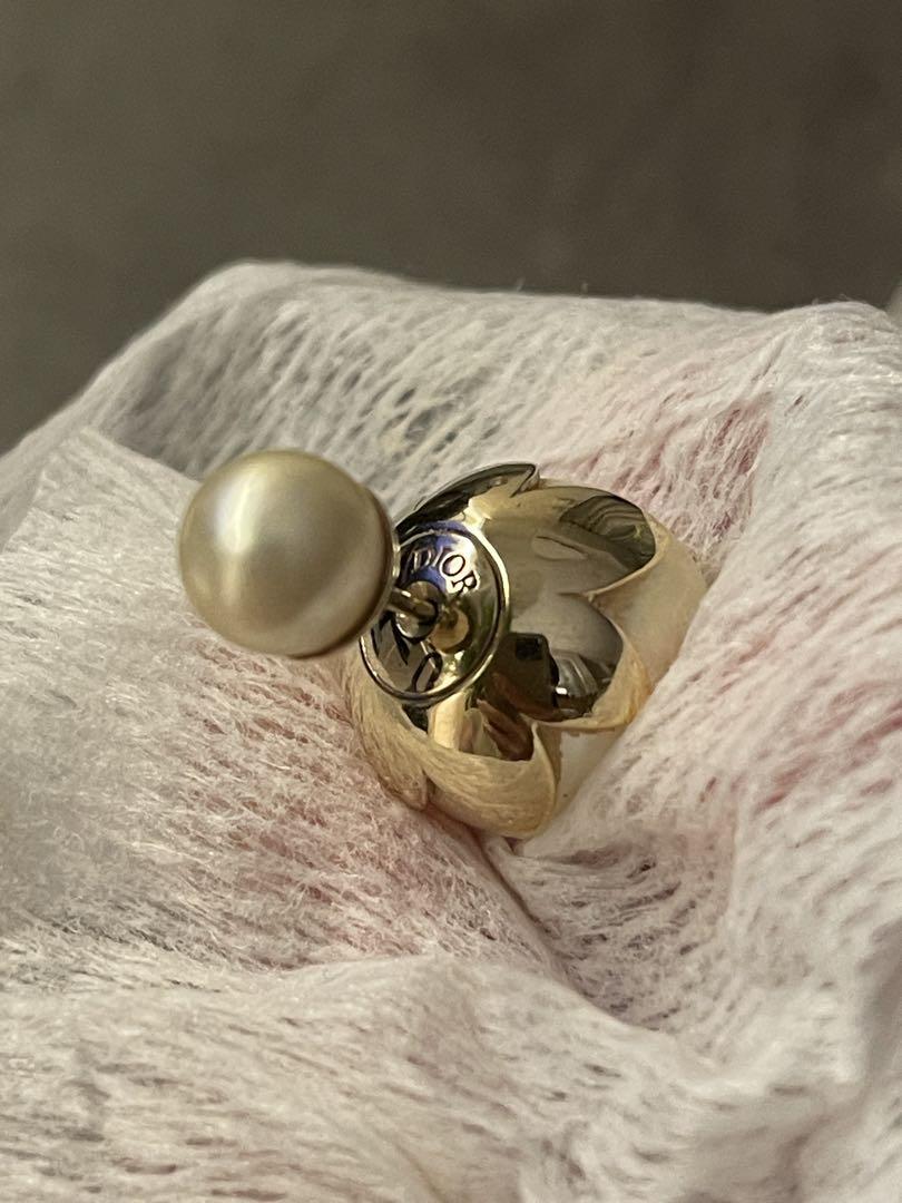 DIOR パールピアス DIOR パールピアス