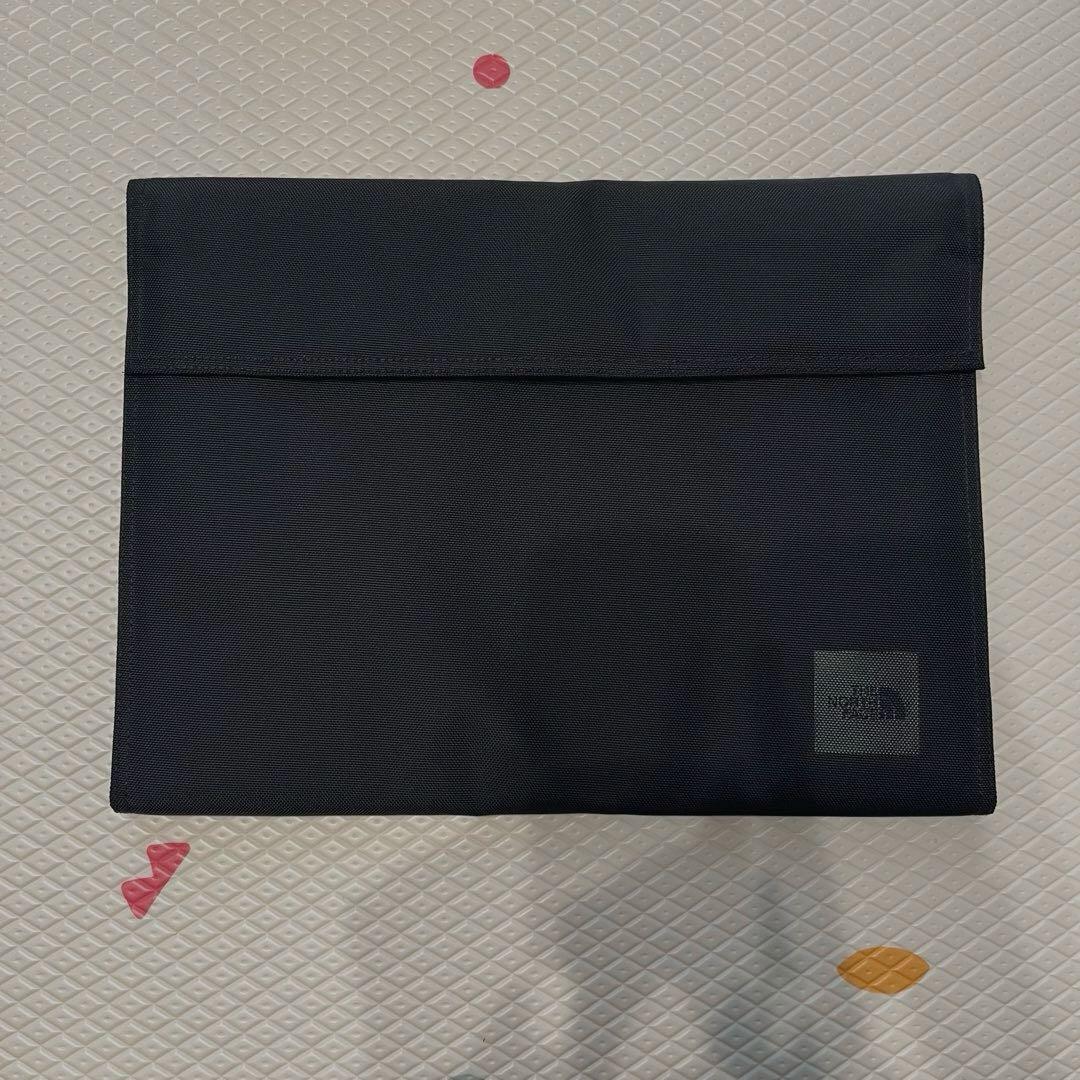 THE NORTH FACE ブラック クラッチバッグ