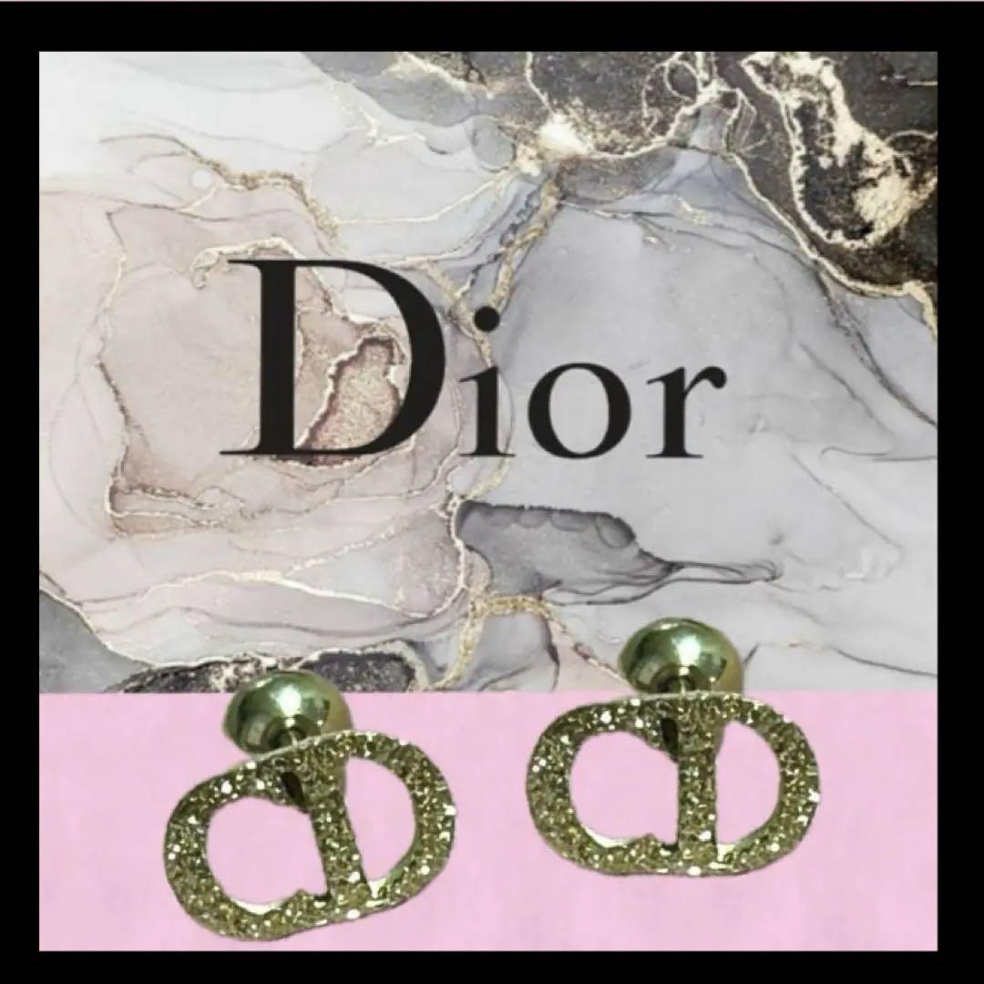当日発送 CD ロゴ ピアス ゴールド Dior 好きな方に‬
