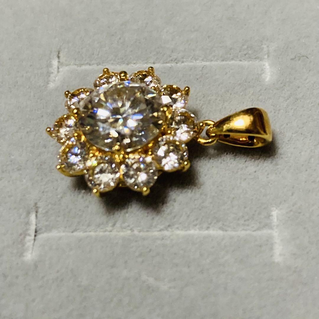 18金　18K 最高級モアサナイト　2.0ct　花形ネックレス