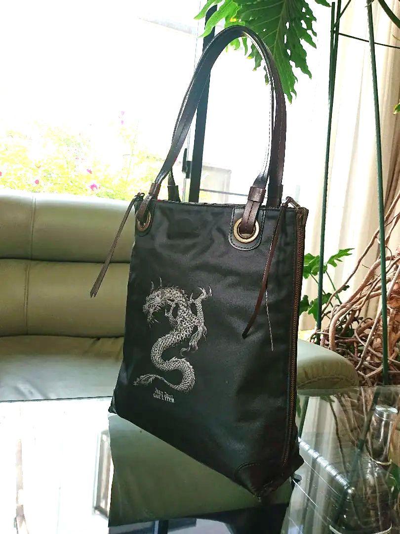 新作揃え ♦️極美品♦️JeanPaulGAULTTERバッグ Vサイバー＆ドラゴン バッグ バッグ