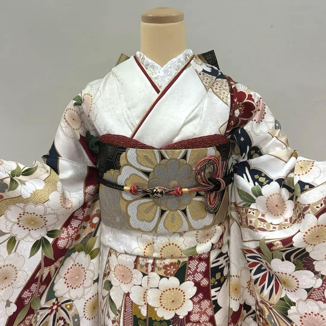 みんなが待ってた！＼再入荷待ち／人気ランキング 白地 熨斗に手毬に桜の可愛らしい古典振袖フルセット最高 着物・浴衣
