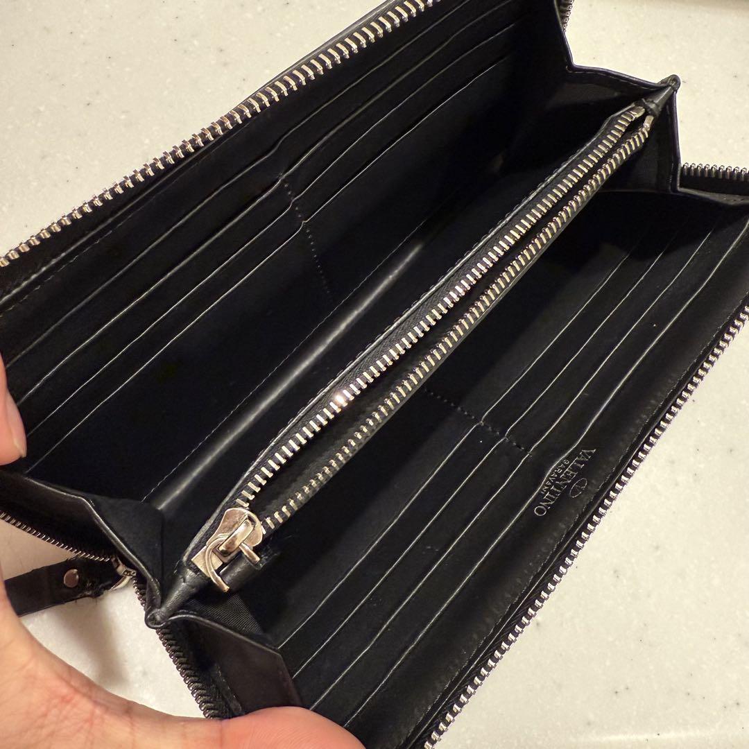 【国内発送】VALENTINO◆VLTN ジップウォレット 長財布 VALENTINO VLTN ジップ付 長財布 - メルカリ