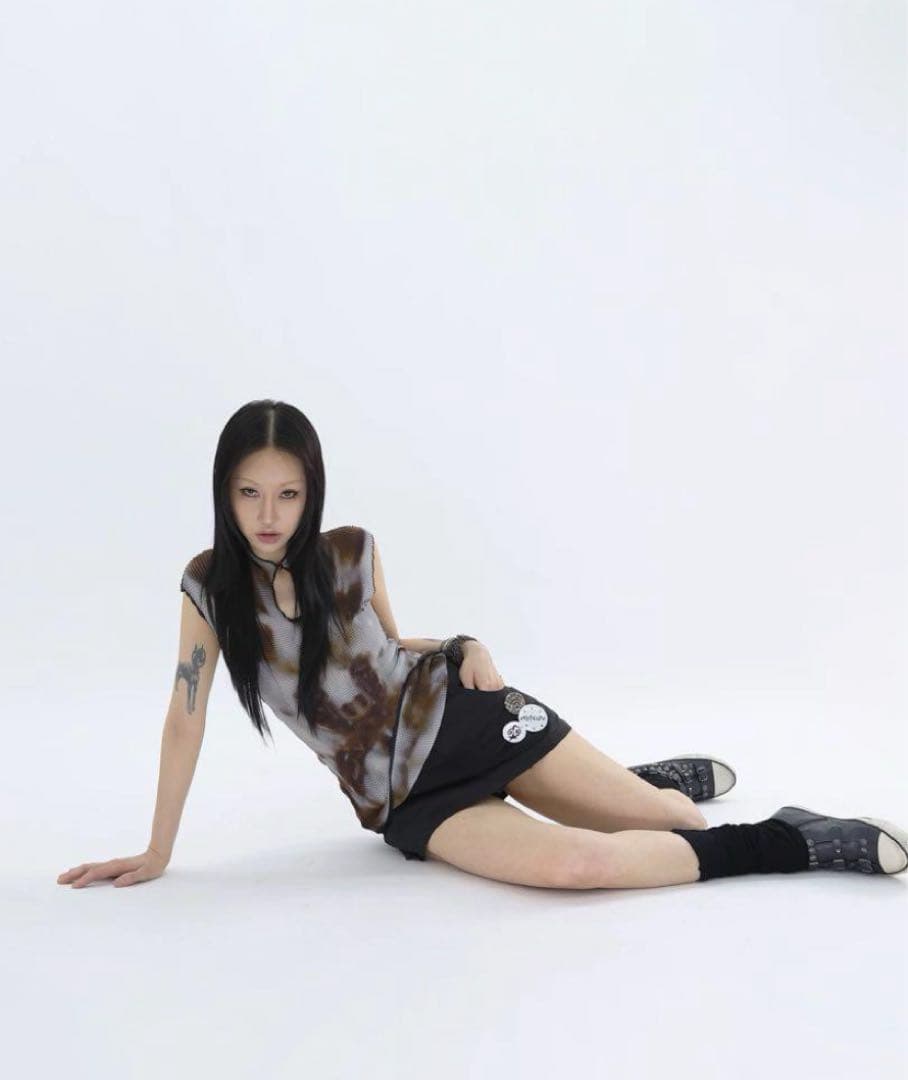 FUZZYKON　超伸縮サブカル系 水滴ネック ジュエルビートルプリーツトップス