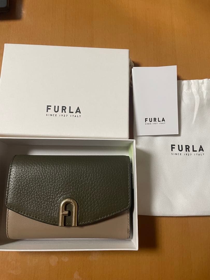 FURLA 二つ折り財布 オリーブグリーン