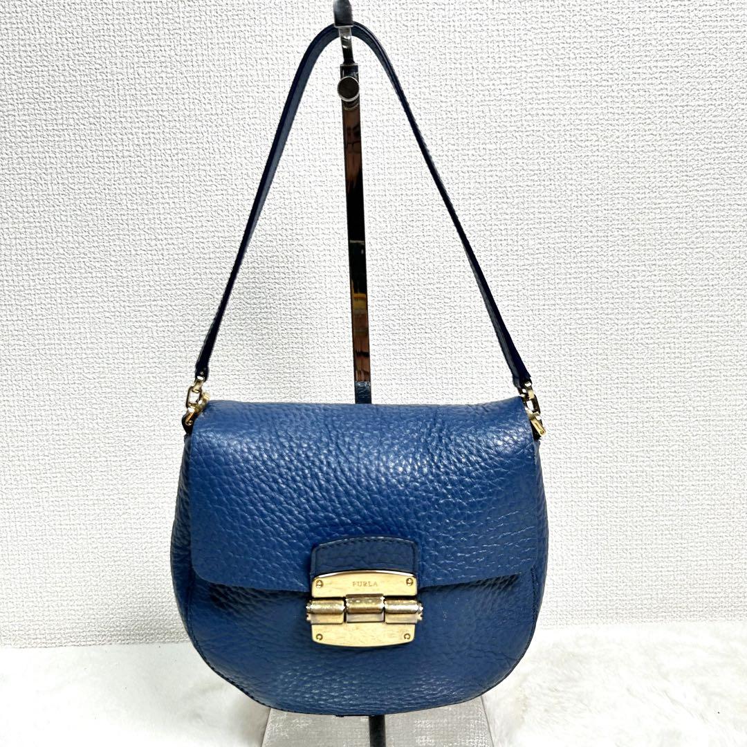 美品　FURLA シボ革　cube mini ショルダーバック　青系 美品 FURLA シボ革 cube mini ショルダーバック 青系 - メルカリ
