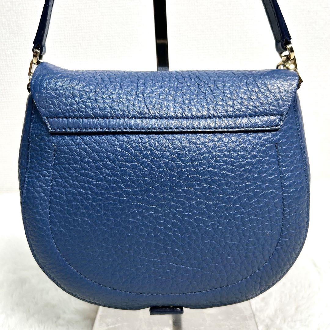 美品　FURLA シボ革　cube mini ショルダーバック　青系 美品 FURLA シボ革 cube mini ショルダーバック 青系 - メルカリ