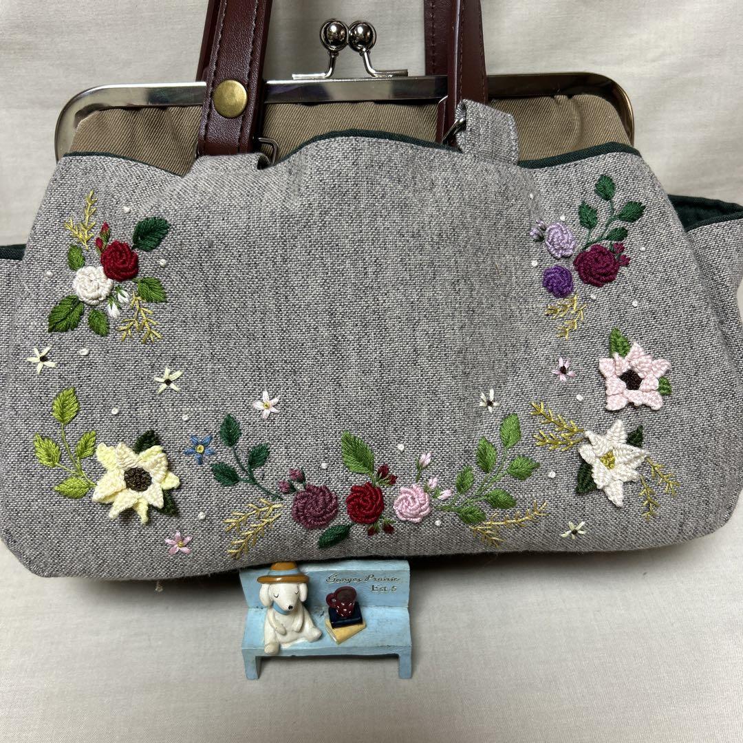 ハンドメイド　ガマ口手刺繍バッグ
