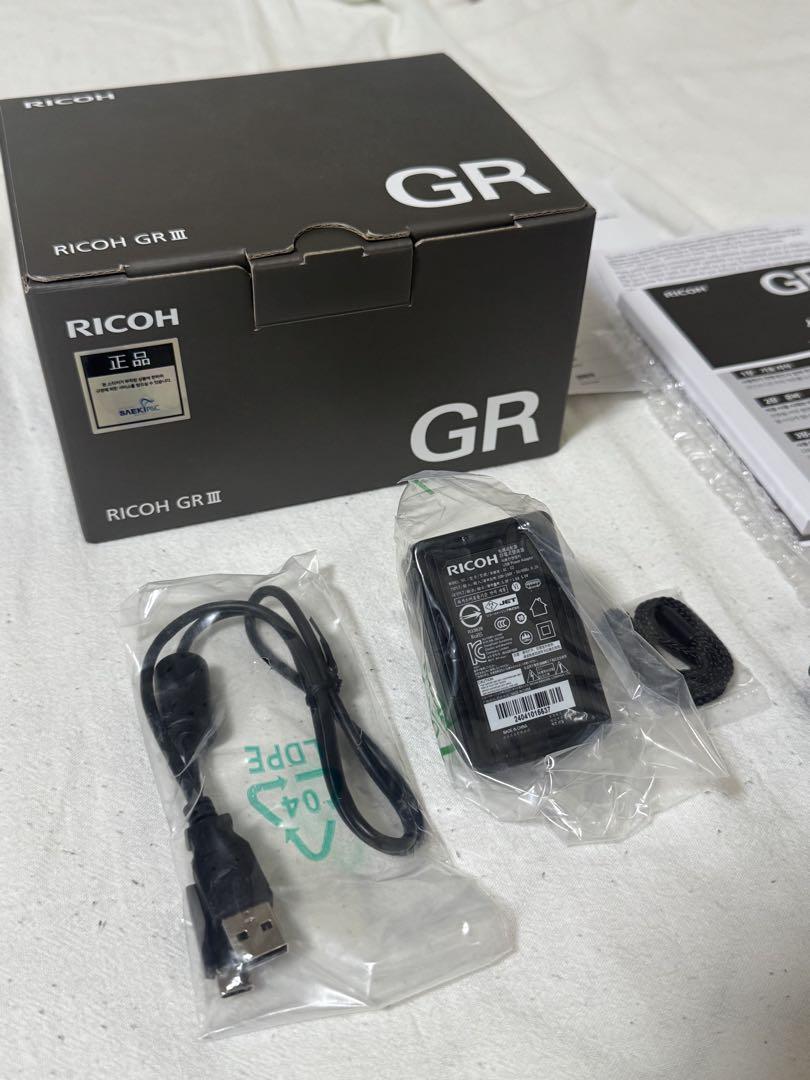 RICOH GR III デジタルカメラ 本体と付属品
