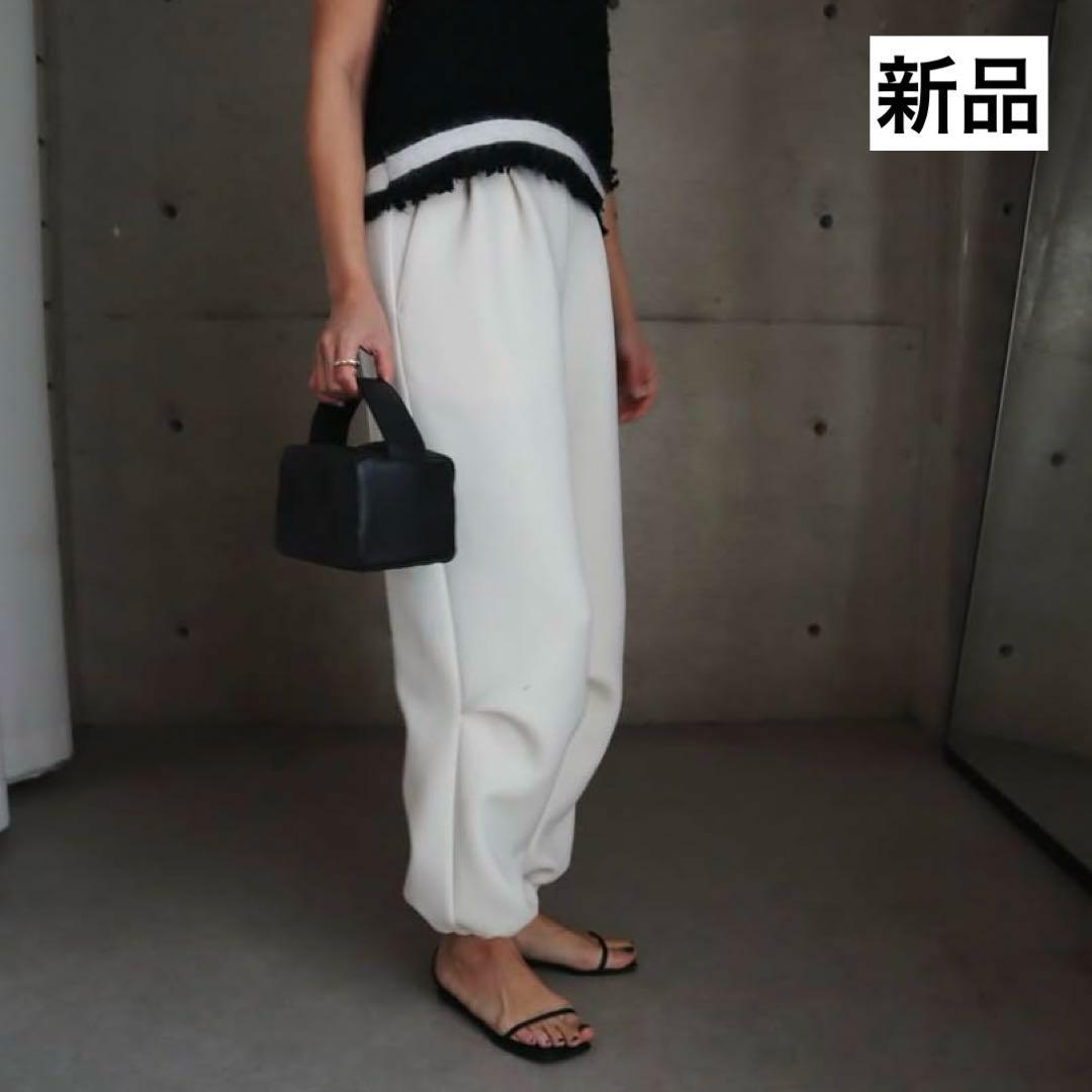 新品　eLLa cardboard jogger pants アイボリー