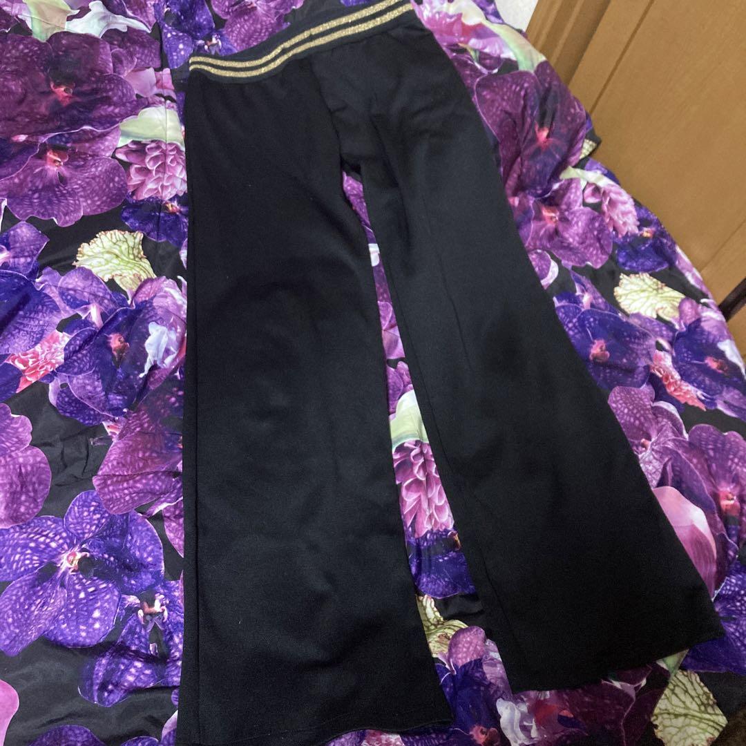 SHAKE SHAKE シェイクシェイク　Black×GOLD セットアップ上下
