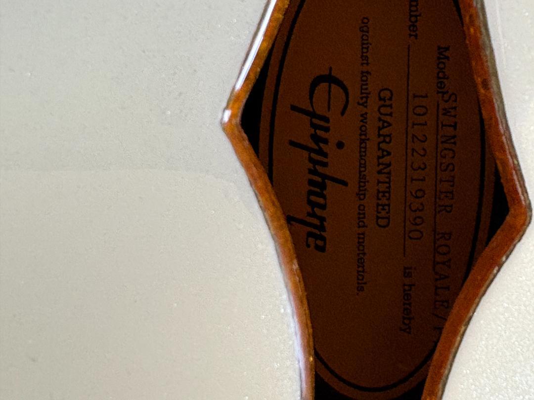 Epiphone Emperor Swingster ほぼホワイトファルコン！