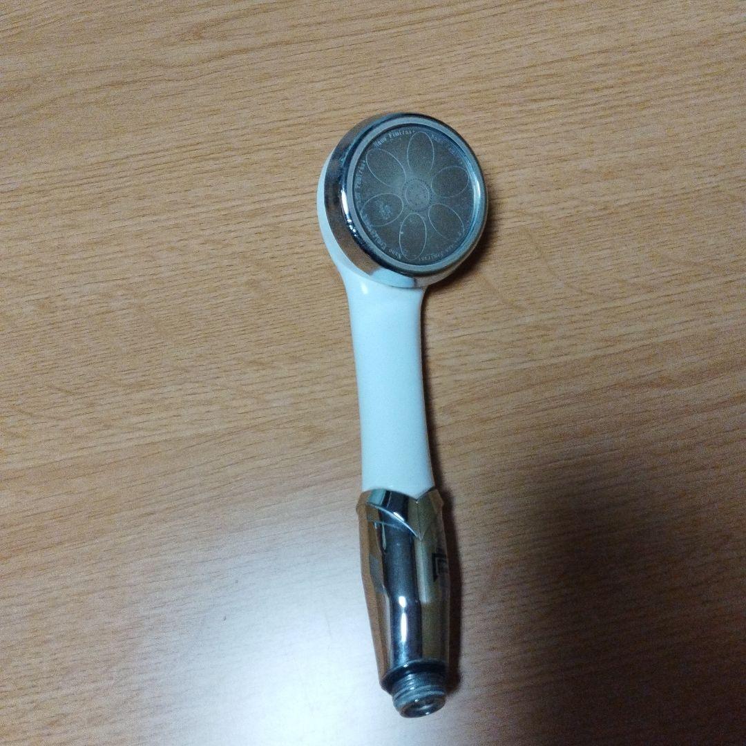 ナノフェミラスプラスシャワーヘッド目立った傷や汚れなし