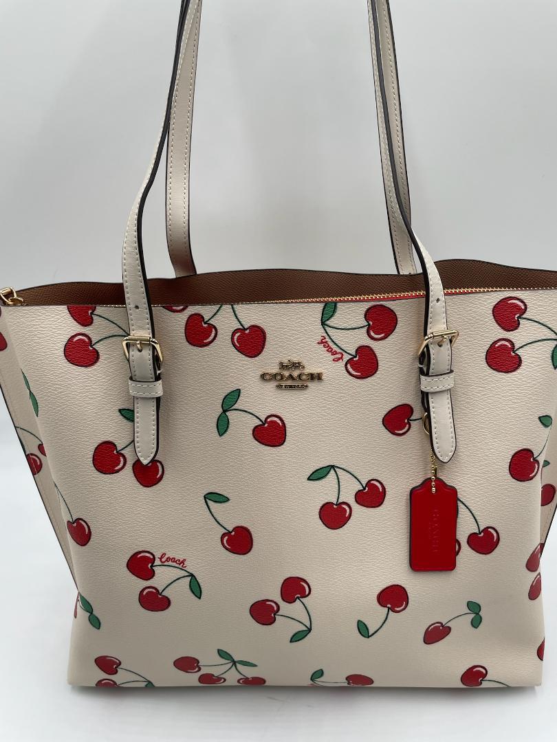 coach トートバック　チェリー２１０