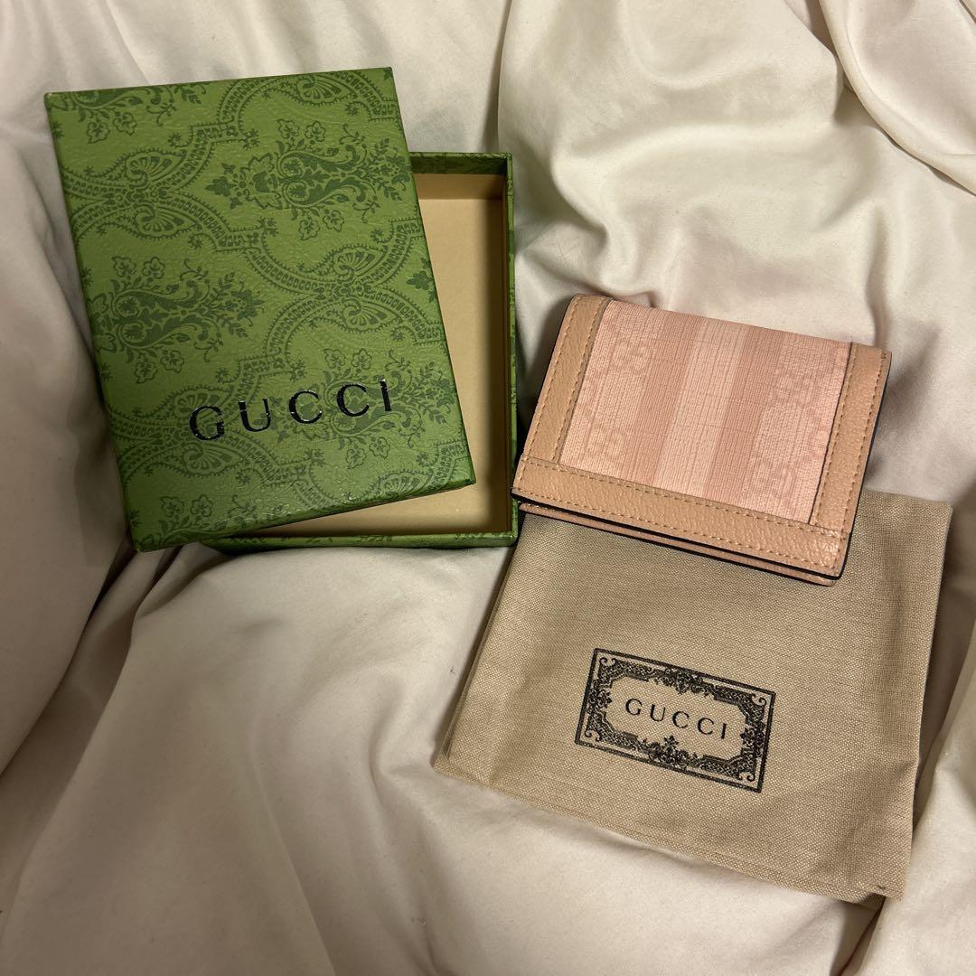 メルカリ GUCCI 財布