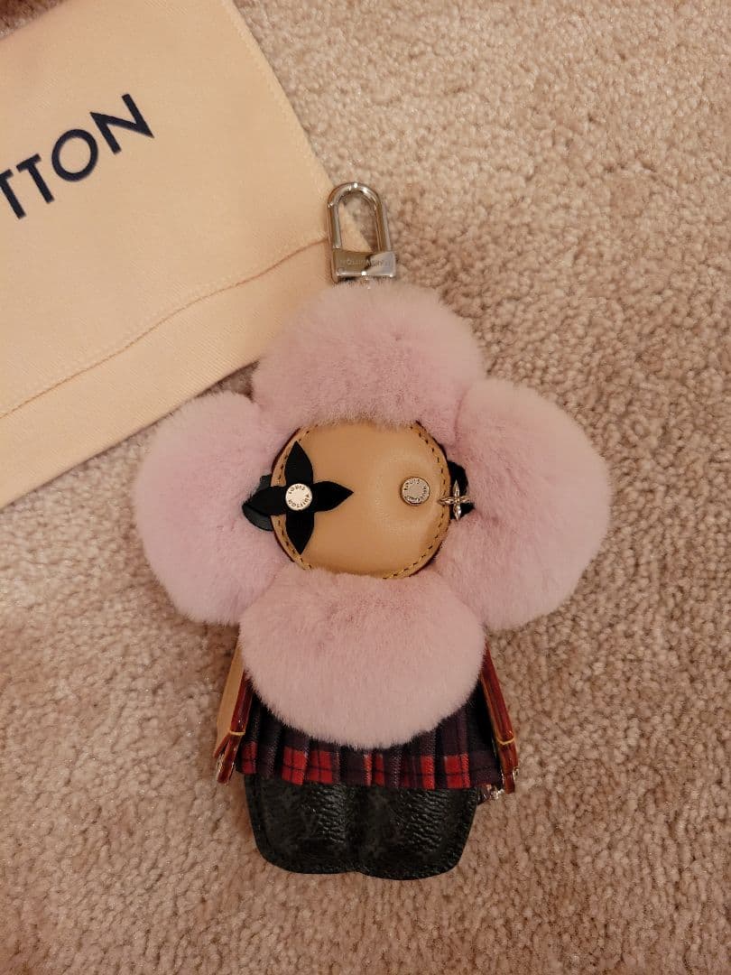 LOUIS VUITTON チャーム ピンク/ブラック
