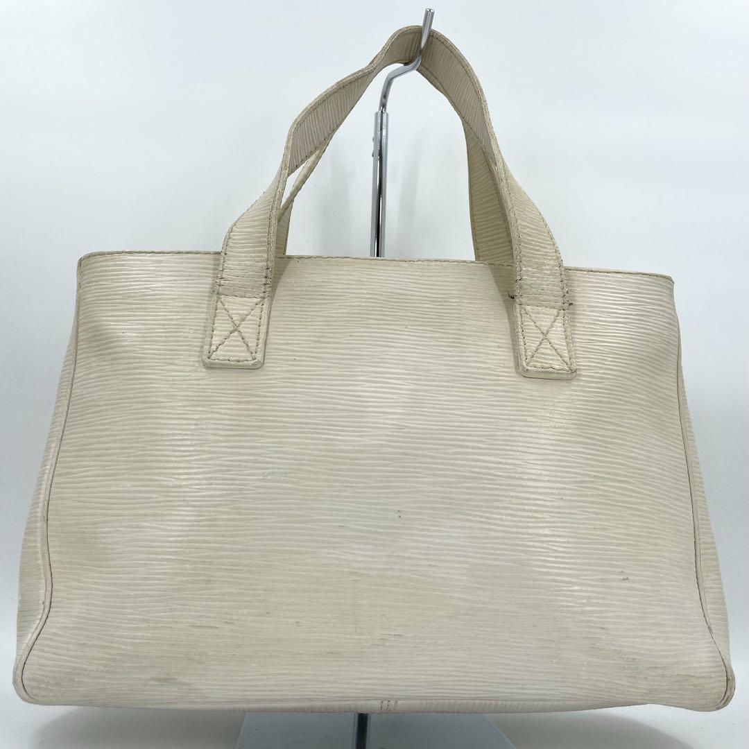FENDI フェンディ ハンドバッグ エピ FF金具チャーム ロゴ型押し レザー