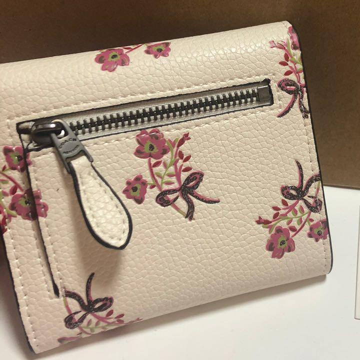 2022年製 新品】 COACH ミニ財布 花柄 フラワーウォレット - 折り財布 - alrc.asia 2022年製 新品】 COACH ミニ財布 花柄 フラワーウォレット - 折り財布 - alrc.asia