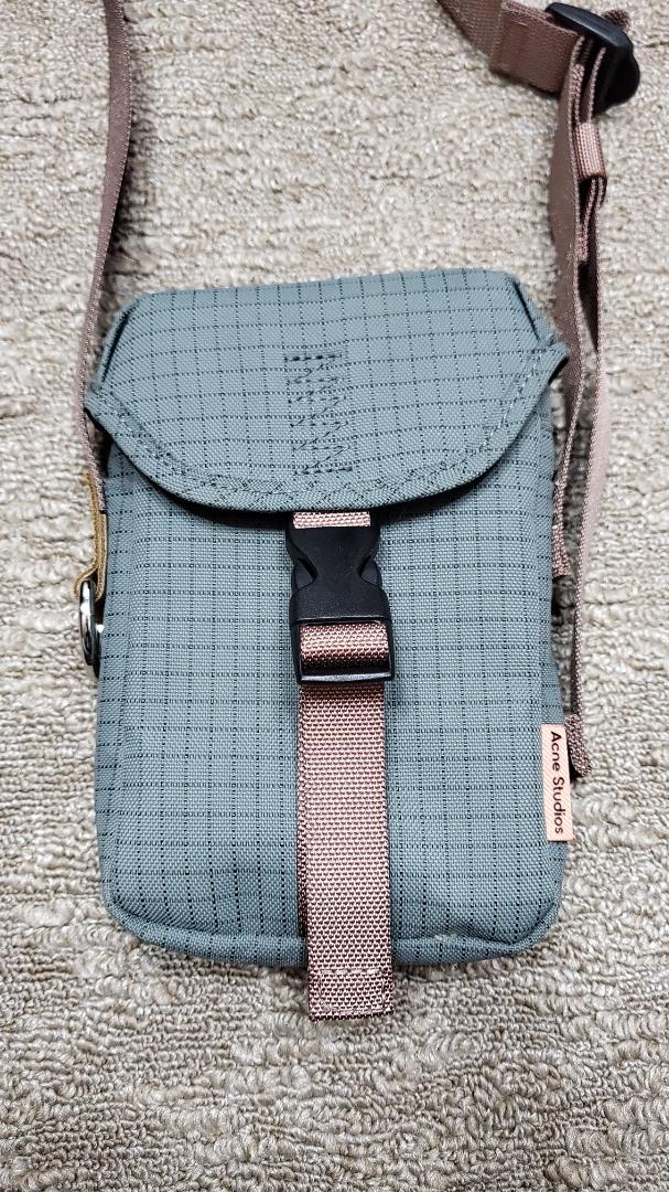 Acne Studios アクネストゥディオス ショルダーバッグ サコッシュ