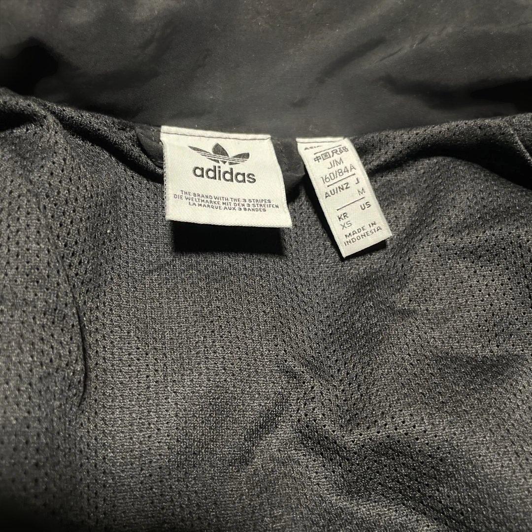 adidas ブラック ウィンドブレーカー