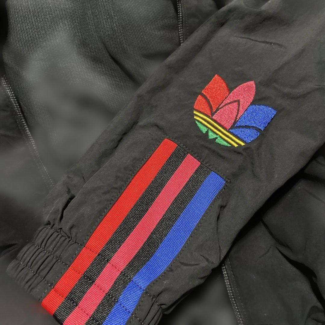 adidas ブラック ウィンドブレーカー