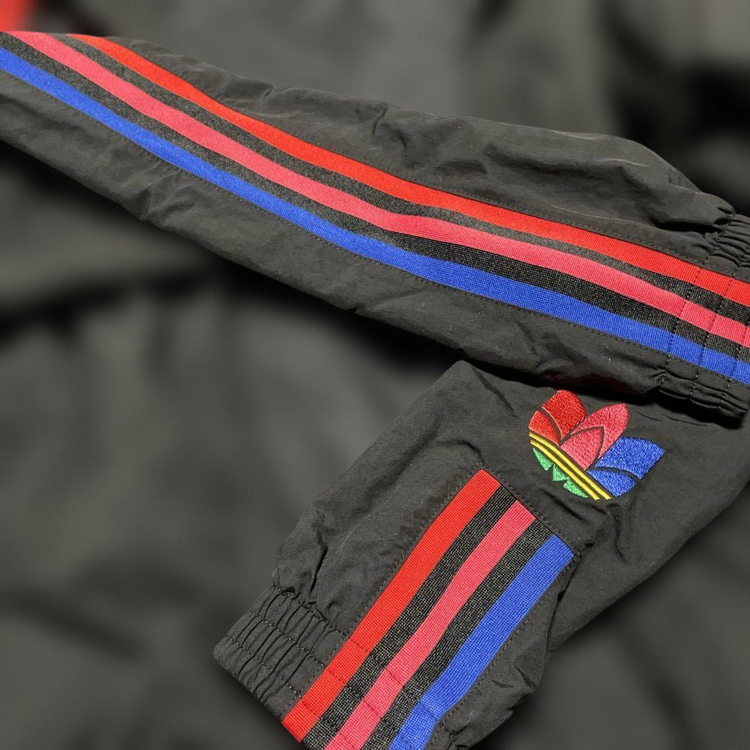 adidas ブラック ウィンドブレーカー