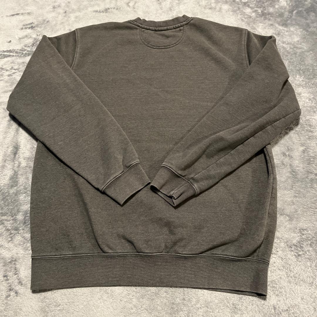 Carhartt　フロント
