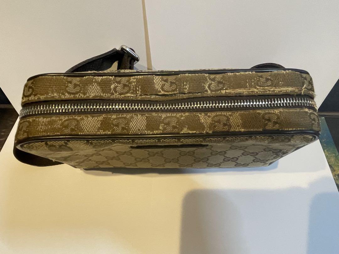 GUCCI GGキャンバス ボディバッグ