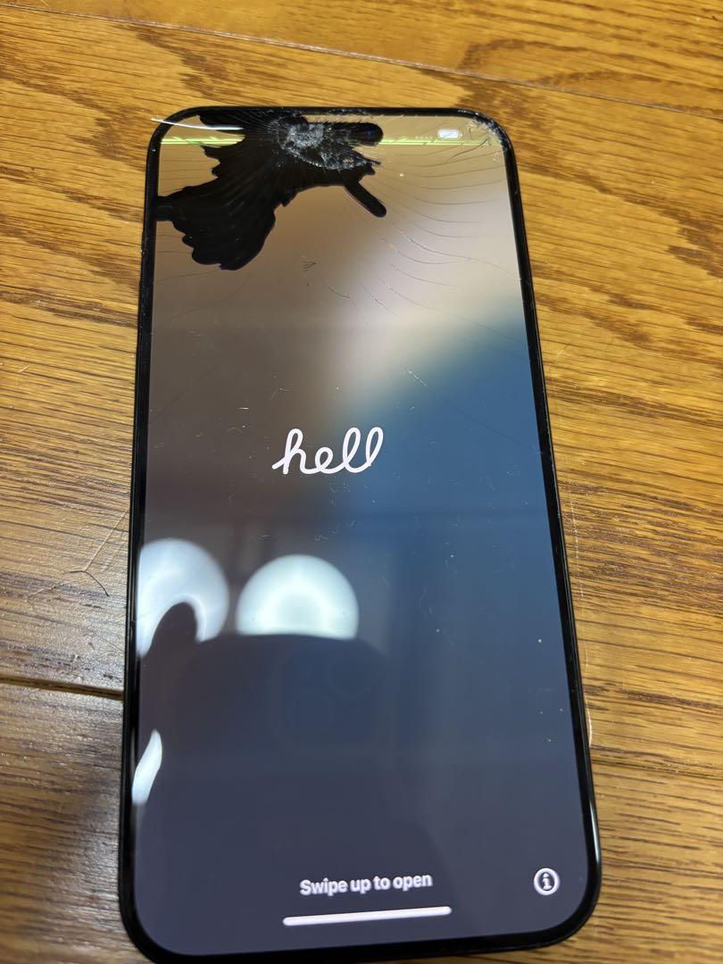 iPhone 15プロマックス　画面ひび割れあり iPhone 15 Pro Maxの画面交換修理も当店なら可能です｜スマホ