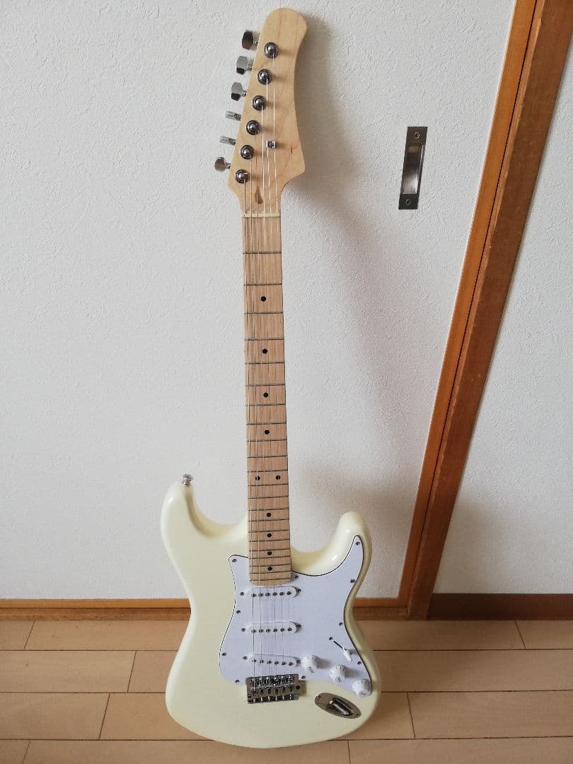 エレキギター ノーブランド メイプル 白ストラト メルカリ