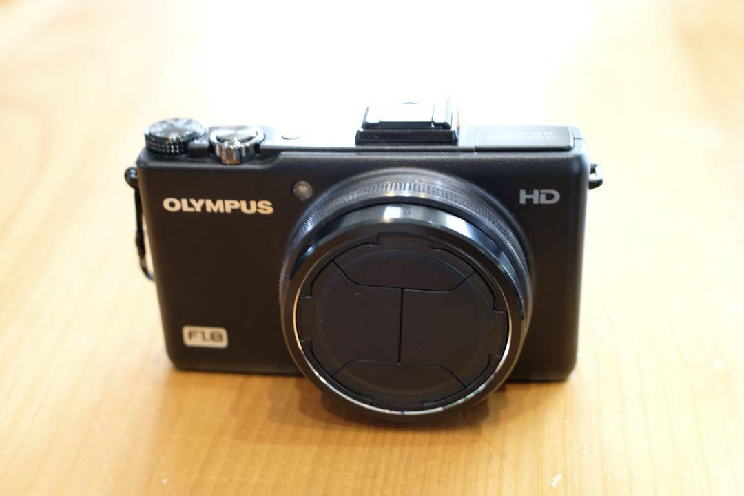 りんご　オリンパス XZ-1　本革ボディケース付き