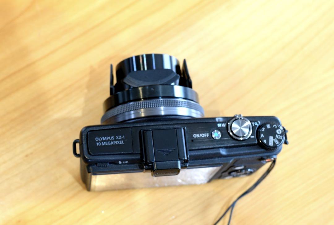 りんご　オリンパス XZ-1　本革ボディケース付き