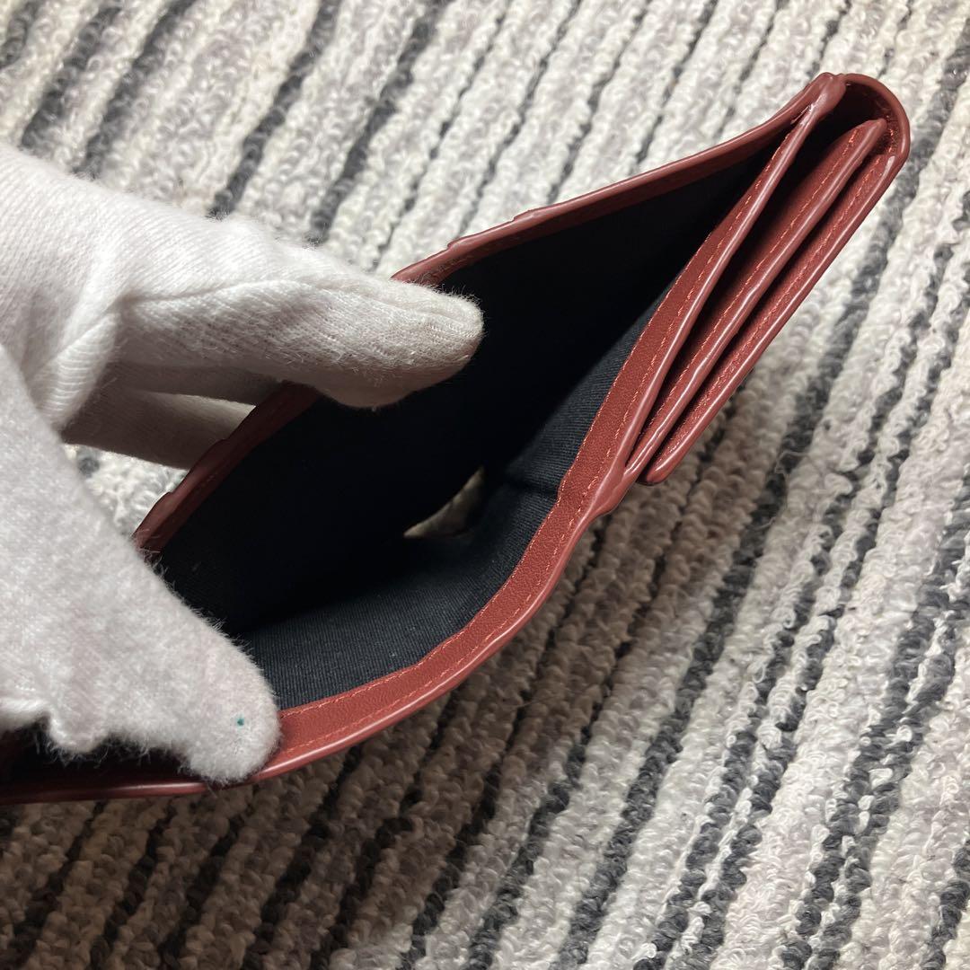 二つ折り財布
