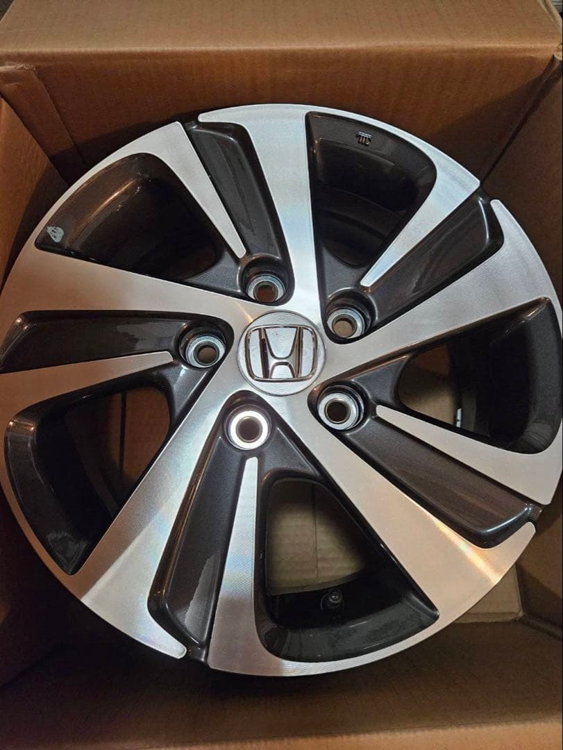 ホンダ 15インチ ホイール スポークデザイン