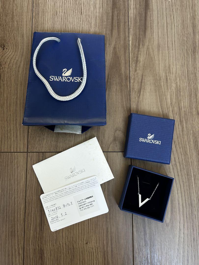 Swarovski 証明書付きV字型ネックレス - メルカリ