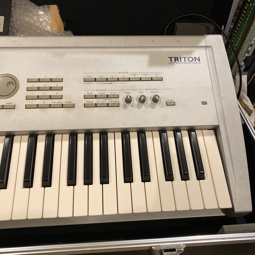TRITON 61