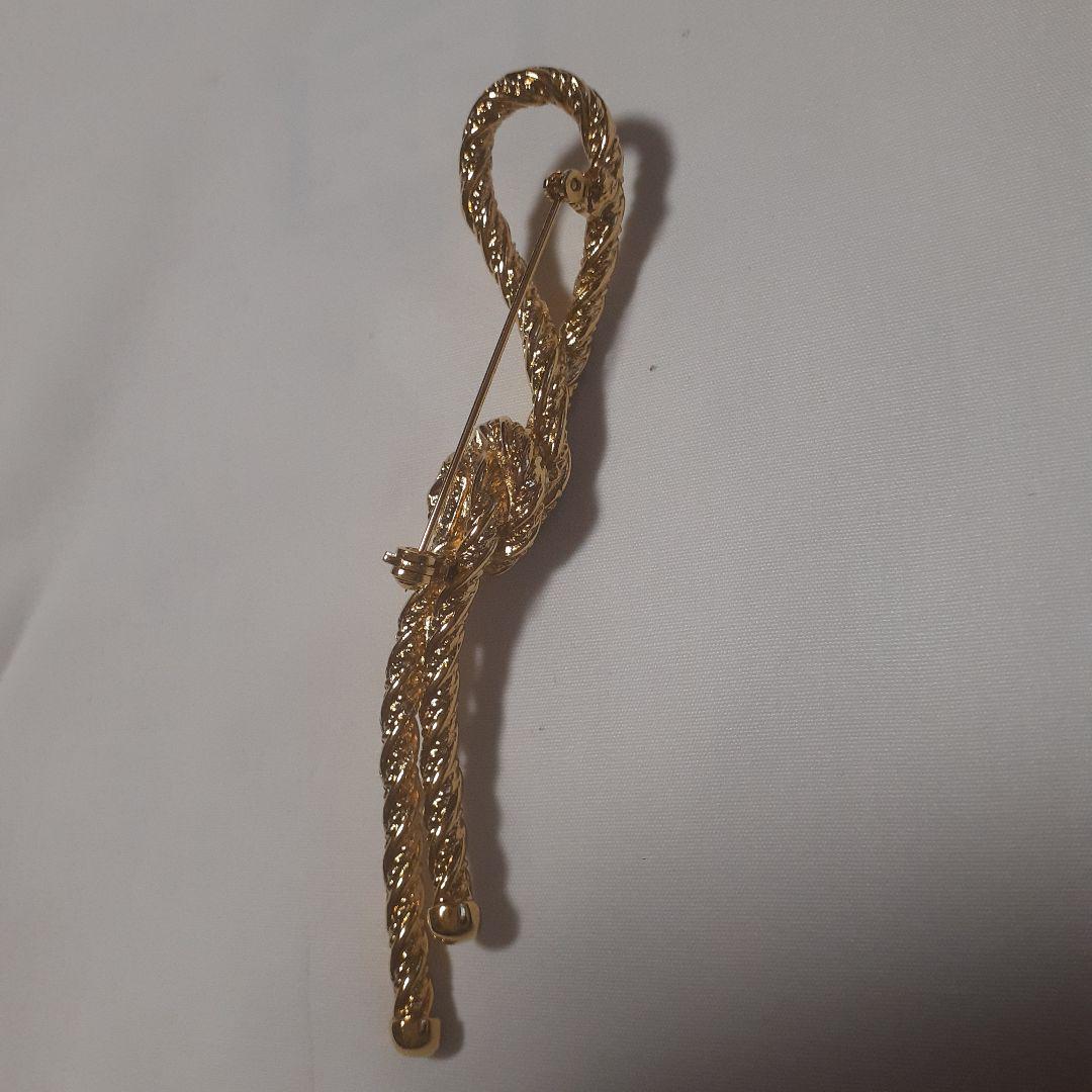 クリスチャンディオール　ブローチ新品