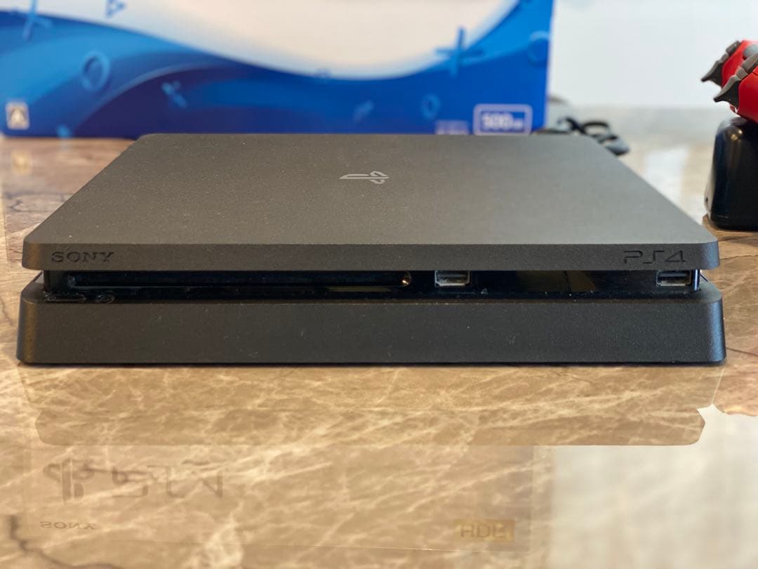 PlayStation 4 500GB 本体 + コントローラー+ ソフト