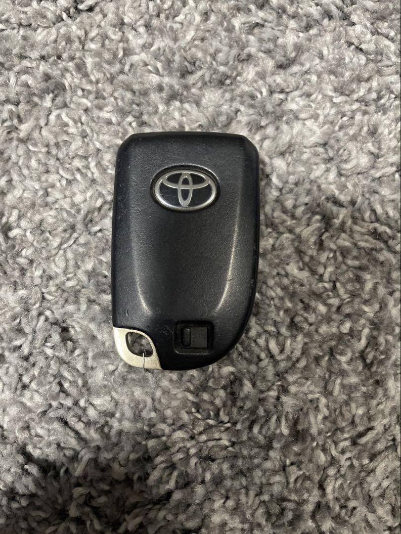 TOYOTA ハイエース　純正スマートキー　スペアキー　鍵