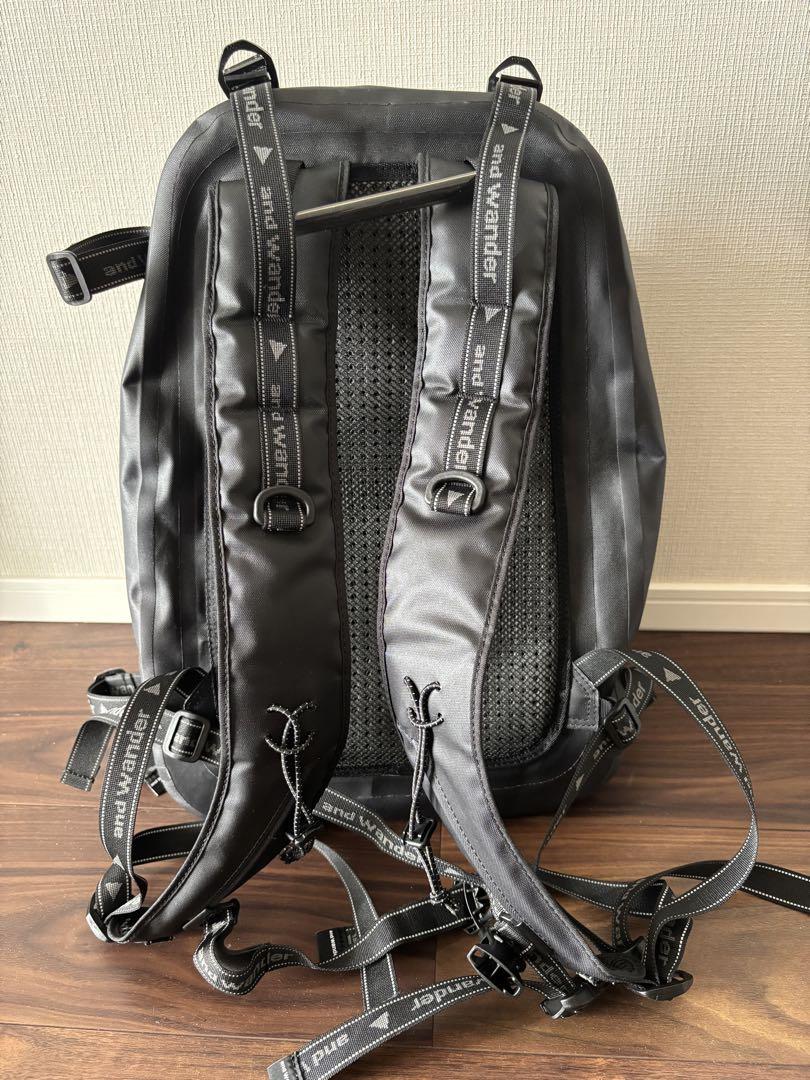 【美品】And wander waterproof backpack
