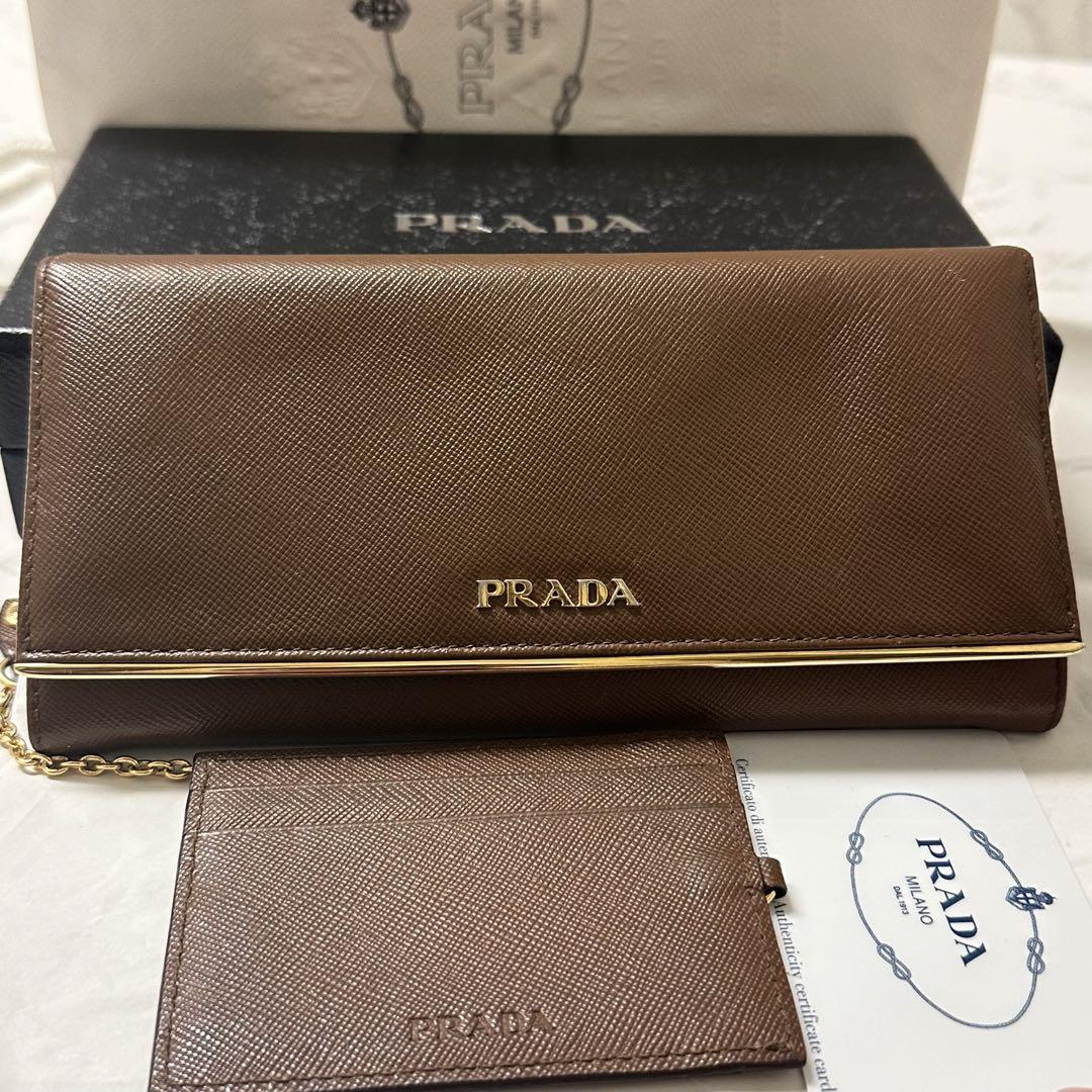 新品同様‼️ プラダ　PRADA 財布　長財布　サフィアーノレザー　パスケース付き