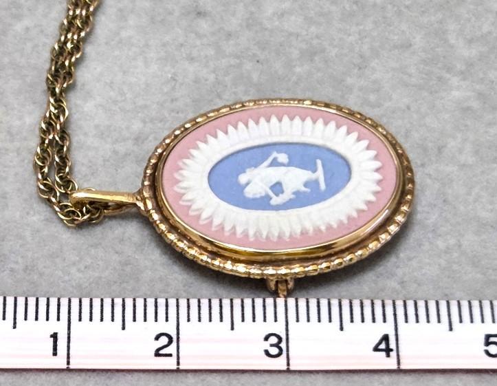  ウェッジウッド　K9　375刻印 カメオ ブローチ Wedgwood ウェッジウッド 375 K9 9金イエローゴールド