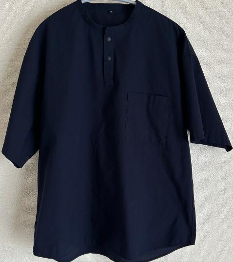 ネイビー 半袖シャツ ボタン付き